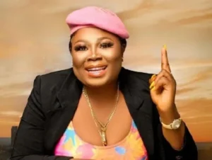 Kemity (Oluwakemi Apesin)