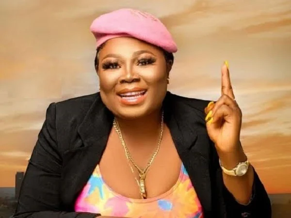 Kemity (Oluwakemi Apesin)